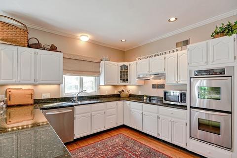 129 South St, Upton, MA 01568 photo 5