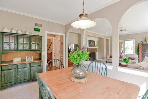 129 South St, Upton, MA 01568 photo 9