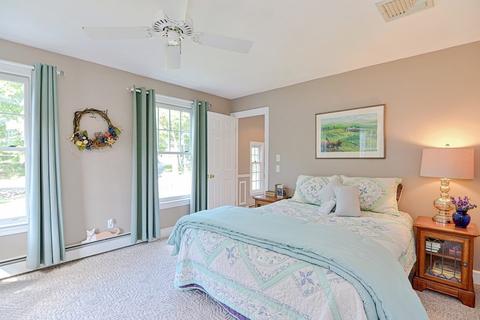 129 South St, Upton, MA 01568 photo 32