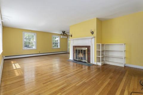 257 Maple St, Danvers, MA 01923 photo 4