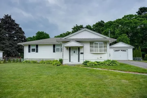 88 Edgewood Rd, Shrewsbury, MA 01545