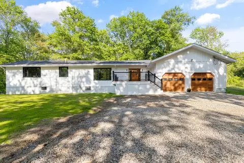 13 Meetinghouse Hill Rd, West Newbury, MA 01985