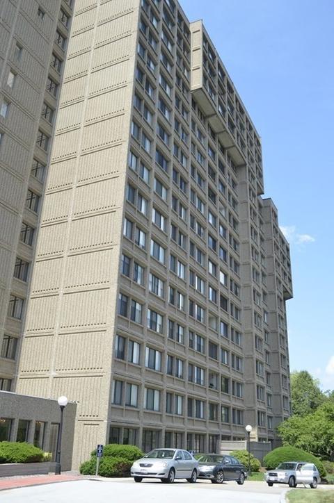 250 Hammond Pond Pkwy #313, Chestnut Hill, MA 02467