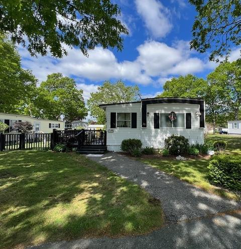 28 Candlelight Dr, Plymouth, MA 02360