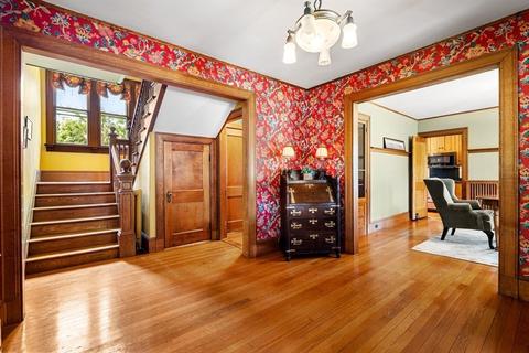 7 Beach St, Marblehead, MA 01945 photo 7