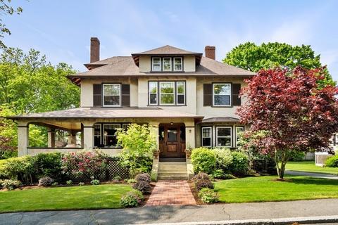 7 Beach St, Marblehead, MA 01945