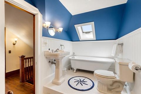 7 Beach St, Marblehead, MA 01945 photo 36