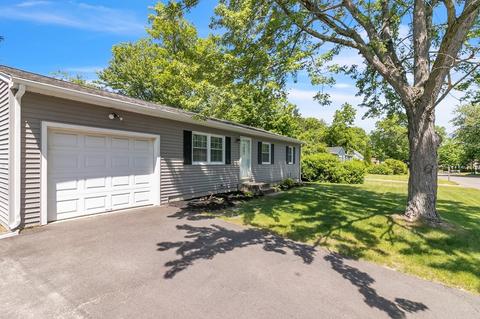 94 Maybrook Rd, Springfield, MA 01129 photo 3