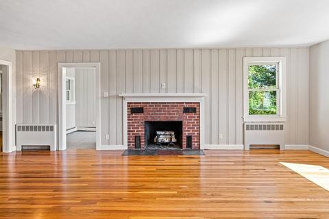 213 Park St, Easthampton, MA 01027 photo 9