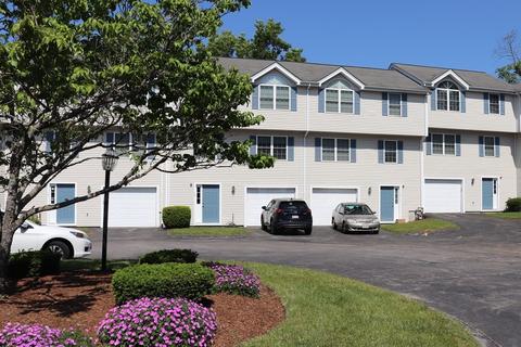 985 Trapelo Rd #10, Waltham, MA 02452