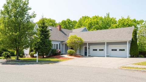 5 Cave Rock Rd, Saugus, MA 01906