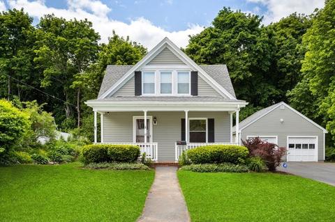 17 Hawthorne St, Weymouth, MA 02189