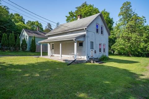 35 Hazel Ave, Amherst, MA 01002