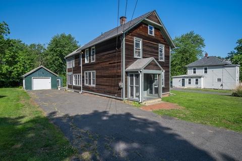 29 Hazel Ave, Amherst, MA 01002