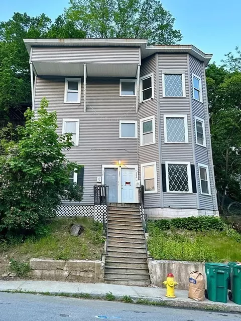 326-330 Elm St, Fitchburg, MA 01420