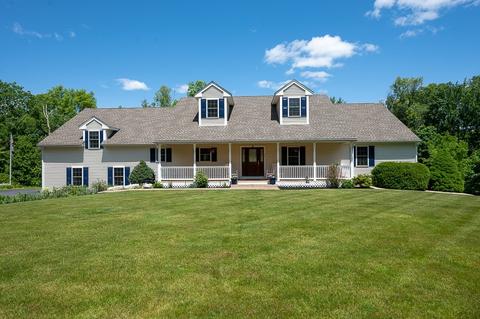 20 Auburn Rd, Millbury, MA 01527