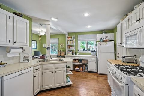 46 Greenlawn St, Fall River, MA 02720 photo 10