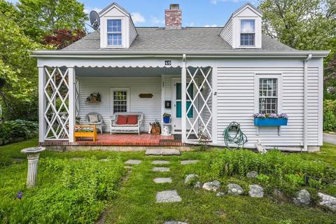 46 Greenlawn St, Fall River, MA 02720
