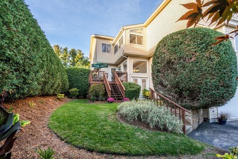 425 Captain Eames Cir #425, Ashland, MA 01721