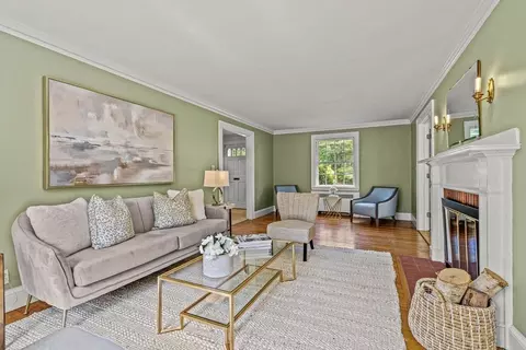 36 Laurel Ave, Wellesley, MA 02481 photo 3
