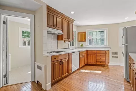 36 Laurel Ave, Wellesley, MA 02481 photo 11