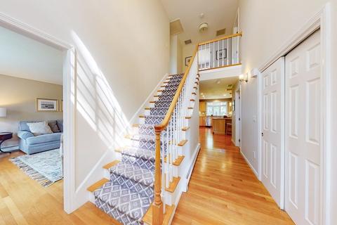4 Maddy Ln, Acton, MA 01720 photo 2