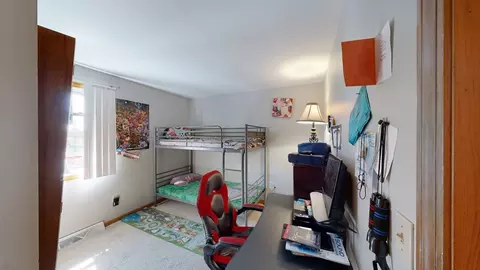 24 Leo St, Fall River, MA 02723 photo 18