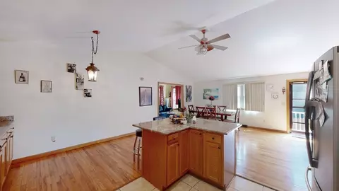 24 Leo St, Fall River, MA 02723 photo 10
