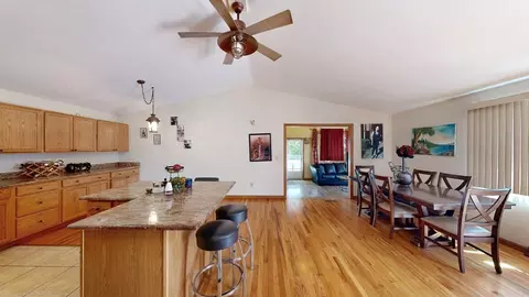 24 Leo St, Fall River, MA 02723 photo 7