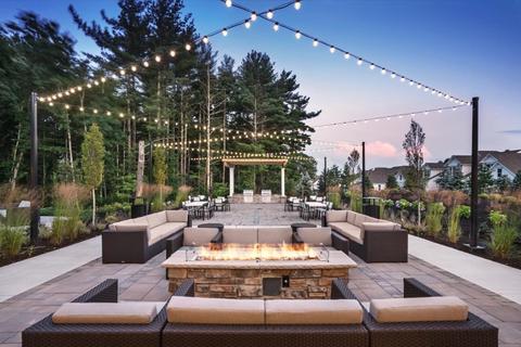 2 Cardinal Rd #192, Methuen, MA 01844