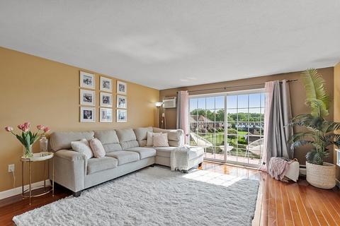 28 Williamsburg Ct #22, Shrewsbury, MA 01545