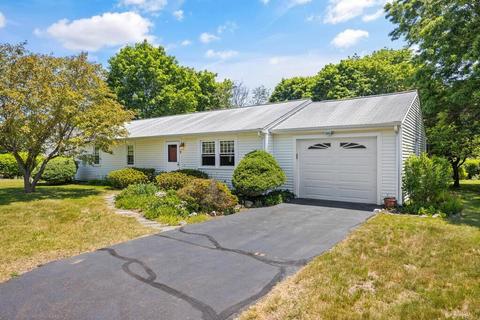 11 Rickey Dr, Maynard, MA 01754