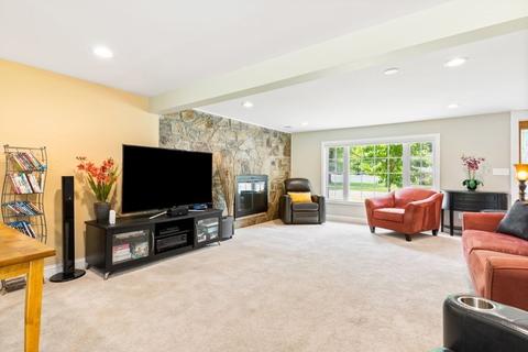 12 Rolling Dr, Framingham, MA 01701 photo 4
