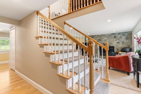 12 Rolling Dr, Framingham, MA 01701 photo 2