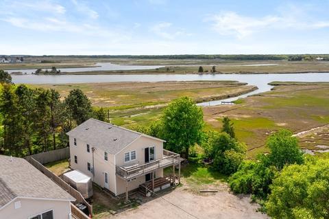 9 Cottage Way, Salisbury, MA 01952