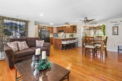 30 Apthorp St, Worcester, MA 01606 photo 8
