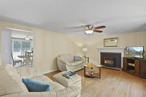 38 Nelson St, Webster, MA 01570 photo 9