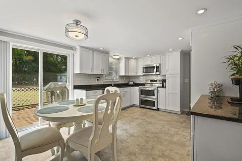 38 Nelson St, Webster, MA 01570 photo 3