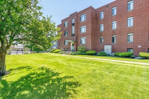 8 Ashland St #3R, Worcester, MA 01609