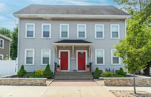 308 River St #4, Waltham, MA 02453