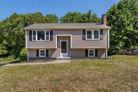 540 Franklin St, Wrentham, MA 02093