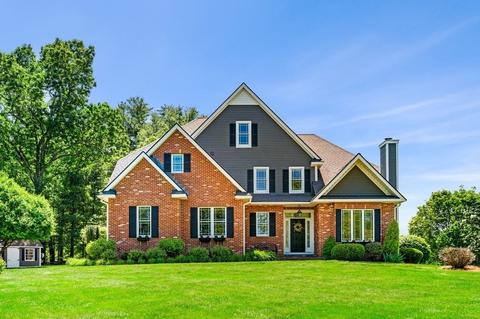 23 Forest St, Dunstable, MA 01827