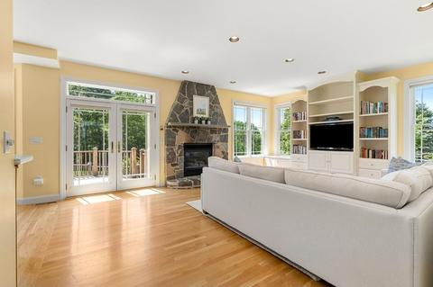 23 Forest St, Dunstable, MA 01827 photo 9