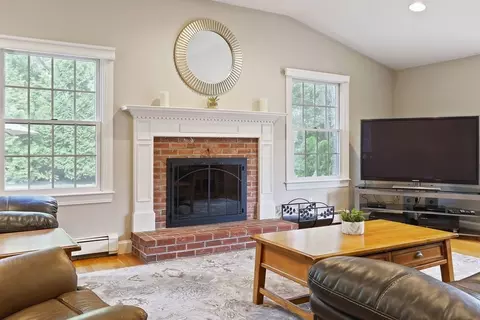 28 Appleton Rd, Needham, MA 02492 photo 4