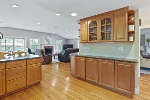 28 Appleton Rd, Needham, MA 02492 photo 5