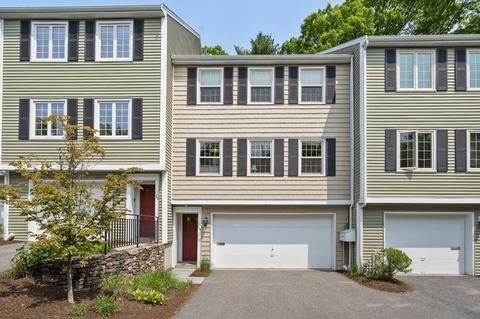 64 Linden St #64, Wellesley, MA 02482