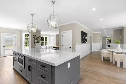 258 Main St, Lynnfield, MA 01940 photo 11