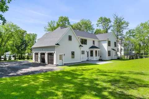 258 Main St, Lynnfield, MA 01940 photo 34