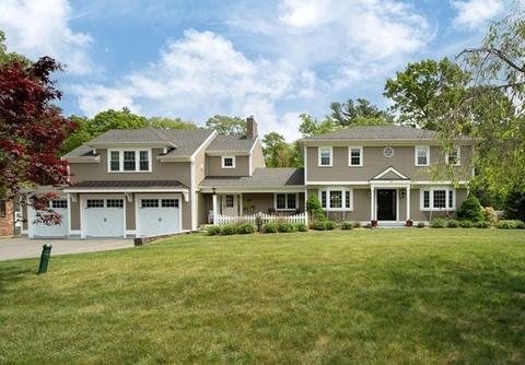 69 Birch Dr, Hanover, MA 02339