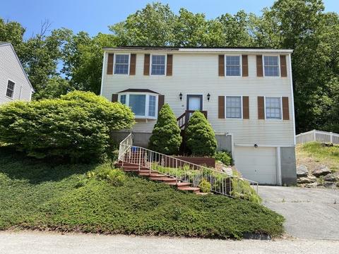 68 Wigwam Hill Dr, Worcester, MA 01605
